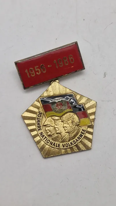 erindringsmedalje, der markerer 30-års jubilæet for den Nationale Volksarmee. Original