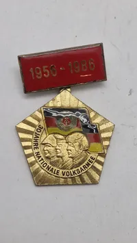 erindringsmedalje, der markerer 30-års jubilæet for den Nationale Volksarmee. Original