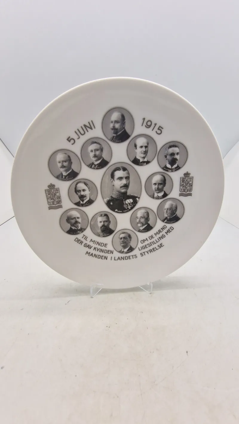 Mindeplatte, Kvindernes Stemmeret 1915