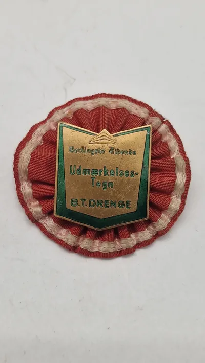 Berlingske tidende udmærkelsestegn for BT drenge. Sjælden