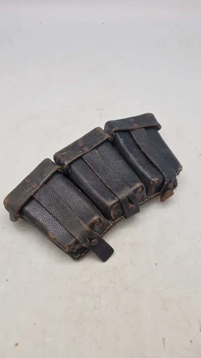 Tredelt K98 ammunitionstaske. Original