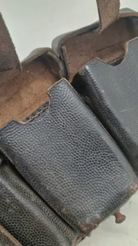 Tredelt K98 ammunitionstaske. Original
