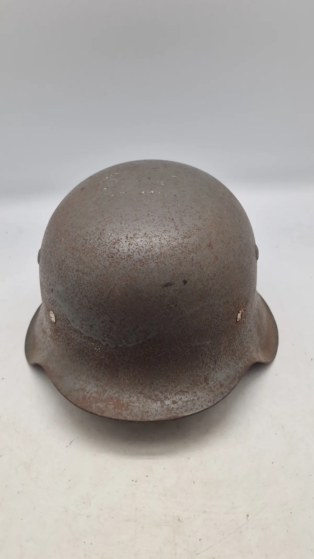 Tysk M/42 hjelm. Genanvendt. Original