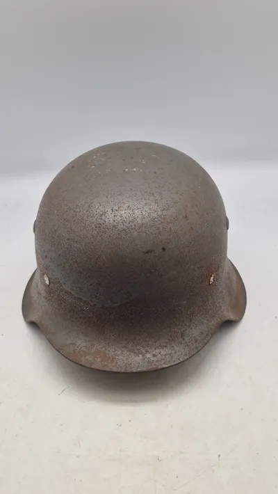 Tysk M/42 hjelm. Genanvendt. Original