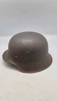 Tysk M/42 hjelm. Genanvendt. Original