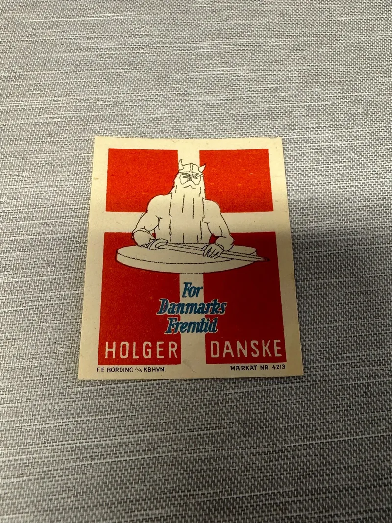 Original Holger Danske mærkat fra 1945