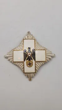 Red Cross Breast Star Decoration. Efterkrigs