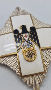 Red Cross Breast Star Decoration. Efterkrigs