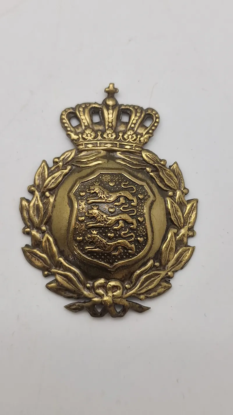Dansk M/23 hjelmmærke. Original