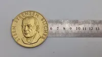Dansk bronzemedalje med et portræt af den danske forfatter og præst Steen Steensen Blicher