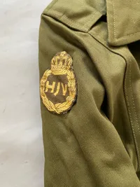 Original M/58 kampfrakke m. buks - guldmærke fra HJV er syet på ærmet