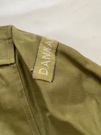 Original M/58 kampfrakke m. buks - guldmærke fra HJV er syet på ærmet