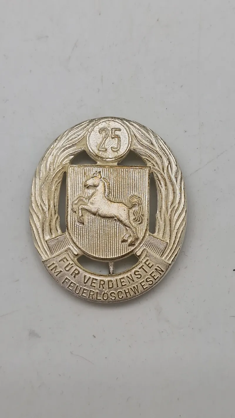 Tysk Feuerwehr-Ehrenzeichen (brandvæsenets ærestitel) fra delstaten Niedersachsen.  Original