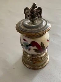 Originalt tysk pepperkværn med preussisk ørn på toppen
