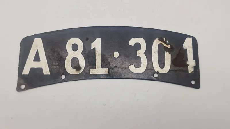 Dansk emalje nummerplade fra MC . Original