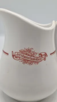 Flødekande, jernbanehotellet