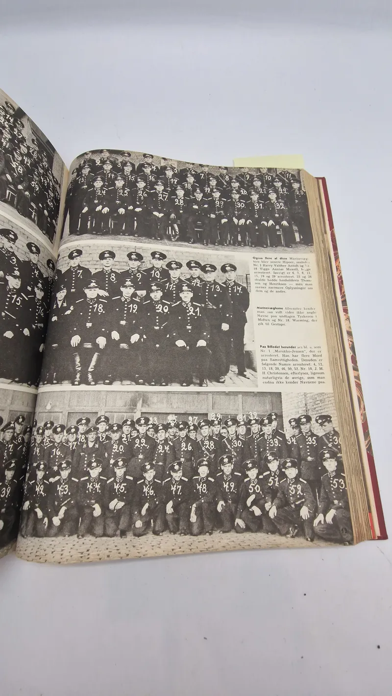 Samling indbundne Billed-Bladet 1945 med bl.a. hipo korpset