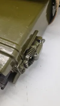 VINTAGE US ARMY AN/PRC-10 RYGSÆKSRADIO – KOREAKRIGS-ERA – KOMPLET SÆT MED LANG ANTENNE!