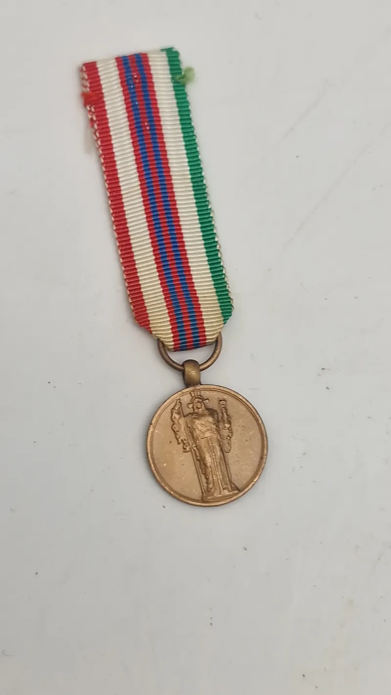 Italiensk WW2-medalje fra modstandsbevægelsen. Miniature. Original