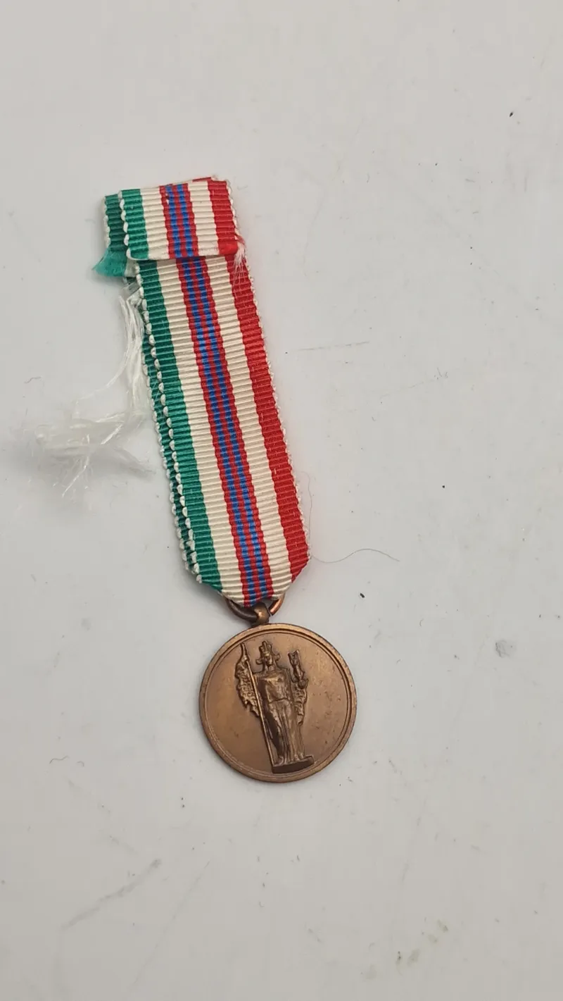 Italiensk  mindemedalje for befrielseskrigen 1943-1945 (Medaglia commemorativa della guerra di liberazione). Miniature. Original