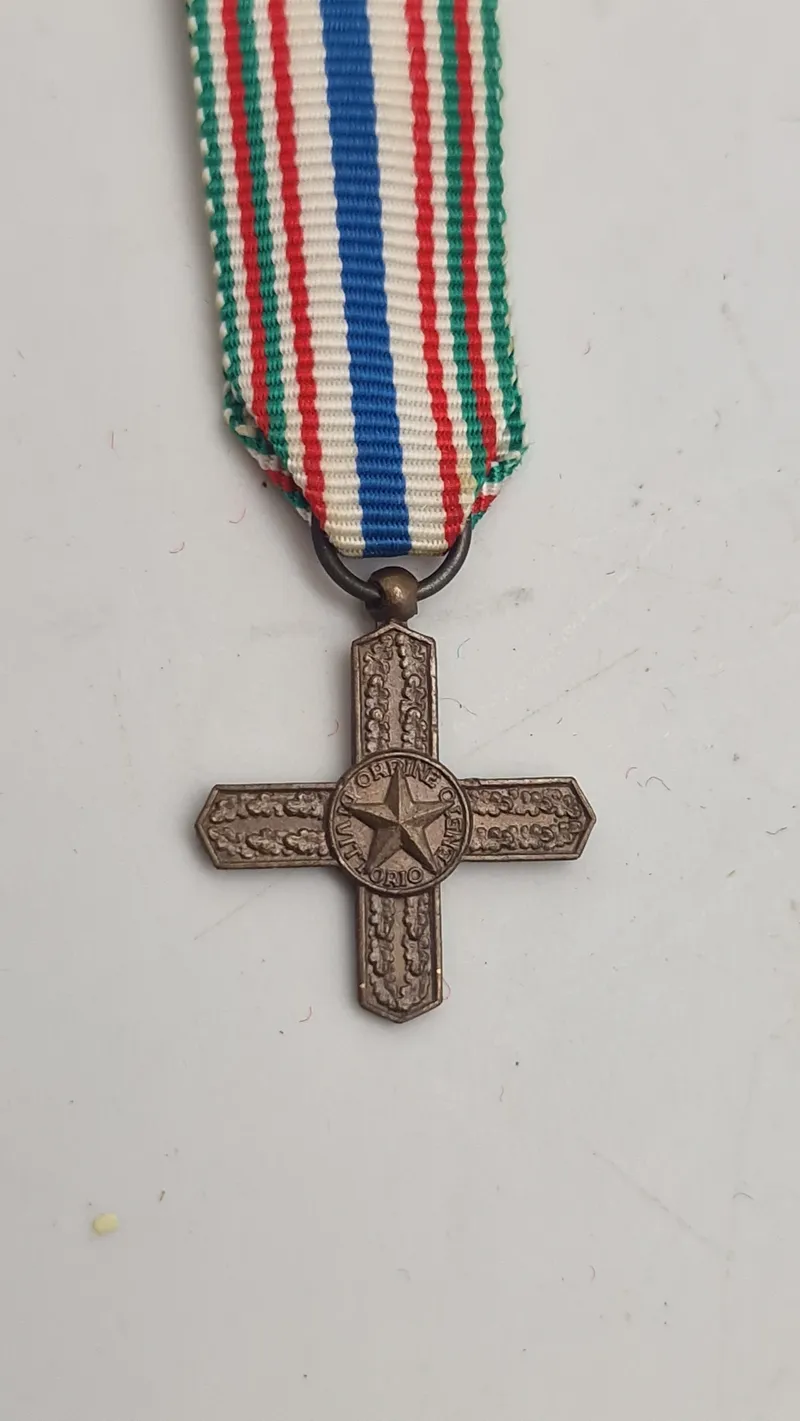 Italiensk Order of Vittorio Veneto. Miniature. Original
