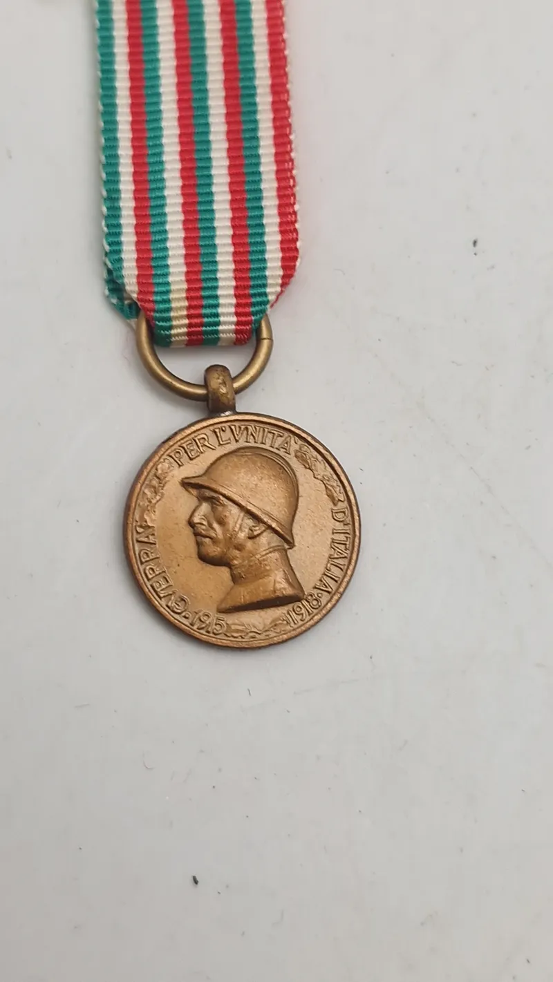 Italiensk Medaglia della Guerra 1915–1918. Miniature. Original