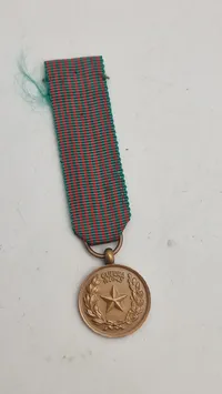 Italiensk Medaglia mignon per la guerra 1940 1943. Miniature. Original