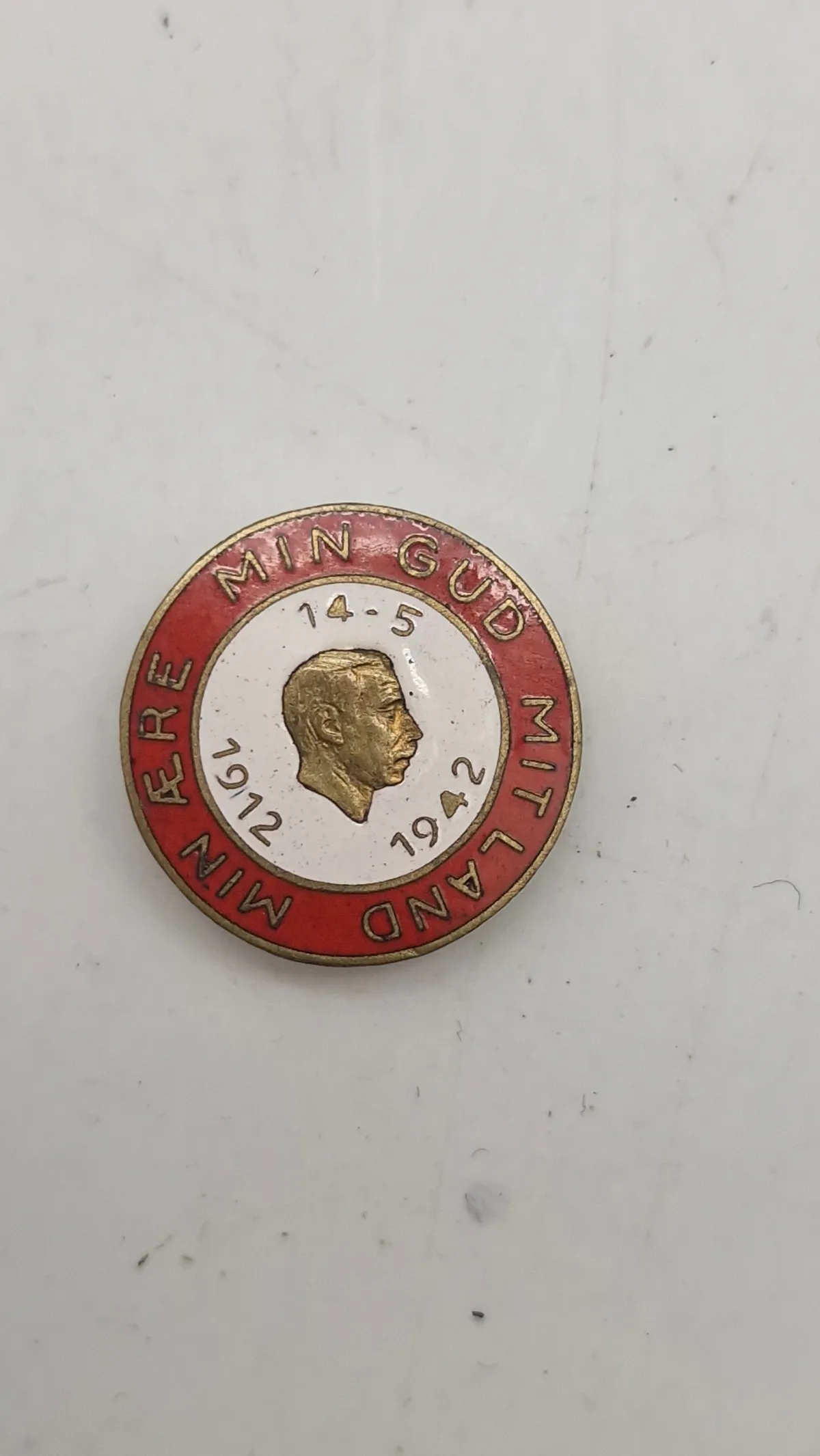 Kong Christian X pin. Sjælden variant. Original