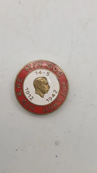 Kong Christian X pin. Sjælden variant. Original