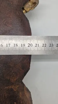 Våbenskjold med miniature sværd