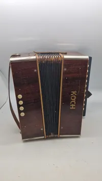 Dansk produceret “Koch” harmonika af træ