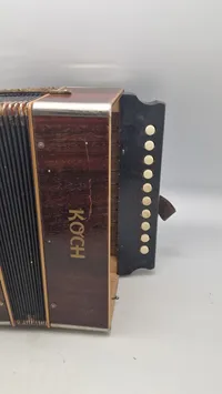 Dansk produceret “Koch” harmonika af træ