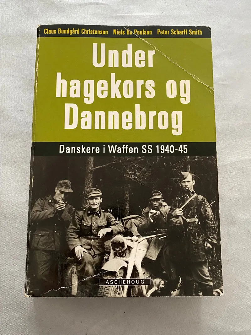 Under hagekors og dannebrog