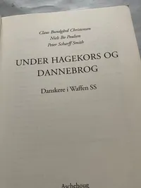 Under hagekors og dannebrog