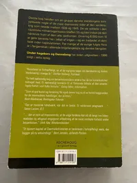 Under hagekors og dannebrog
