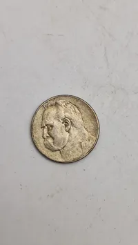 Polsk 5 złoty sølvmønt fra 1935, der er præget for at ære marskal Józef Piłsudski.