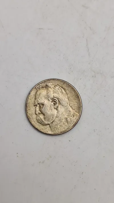 Polsk 5 złoty sølvmønt fra 1935, der er præget for at ære marskal Józef Piłsudski.