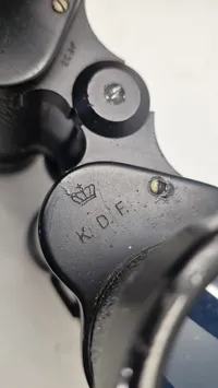 Kikkert med etui