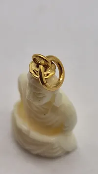Buddha af ben som vedhæng