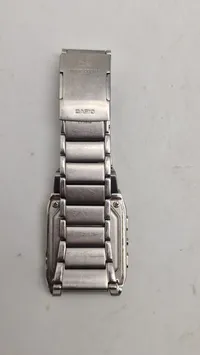 Casio i-Range IRW-M200 radiostyret ur, der er kendt for sin præcise tidsvisning via atomure
