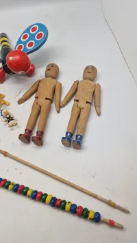 Samling ældre legetøj