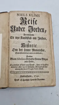 Bog fra 1742 som har tilhørt Frits Helmuth