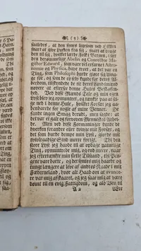 Bog fra 1742 som har tilhørt Frits Helmuth