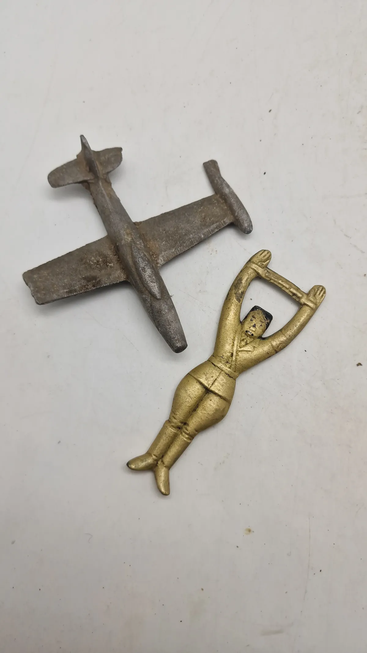 Flyvemaskine og AH oplukker fra maj dagene 1945. Original