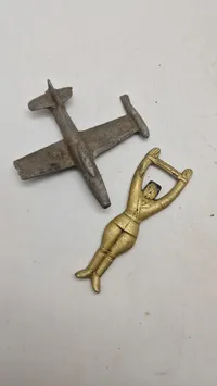 Flyvemaskine og AH oplukker fra maj dagene 1945. Original