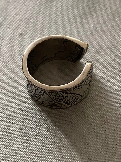 Fingerring lavet af mønt