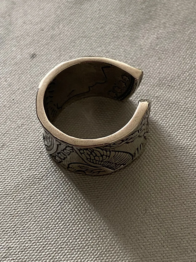 Fingerring lavet af mønt