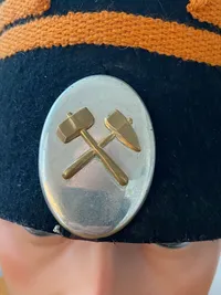 Sjælden original tysk ww2 minearbejder kepi brugt ved parader - med navngiven kasse