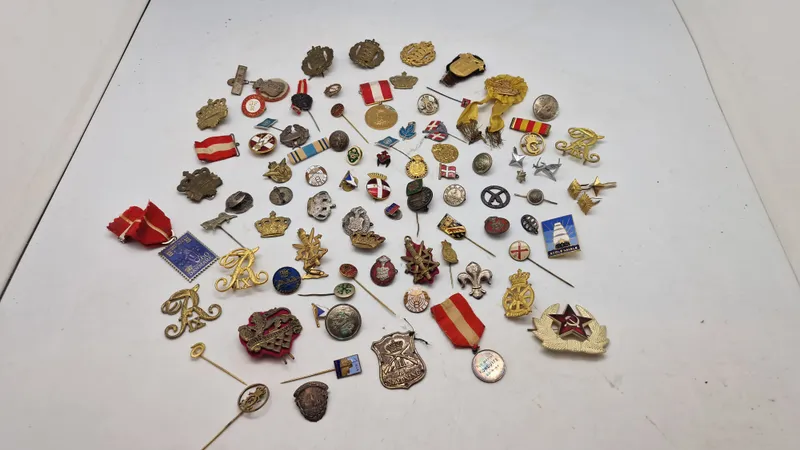 Stor samling pins