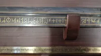 Limited Edition" kopi af Seax of Beagnoth
, også kendt som Thames scramasax, et angelsaksisk enkeltægget knivblad fra det 10. århundrede.Ø